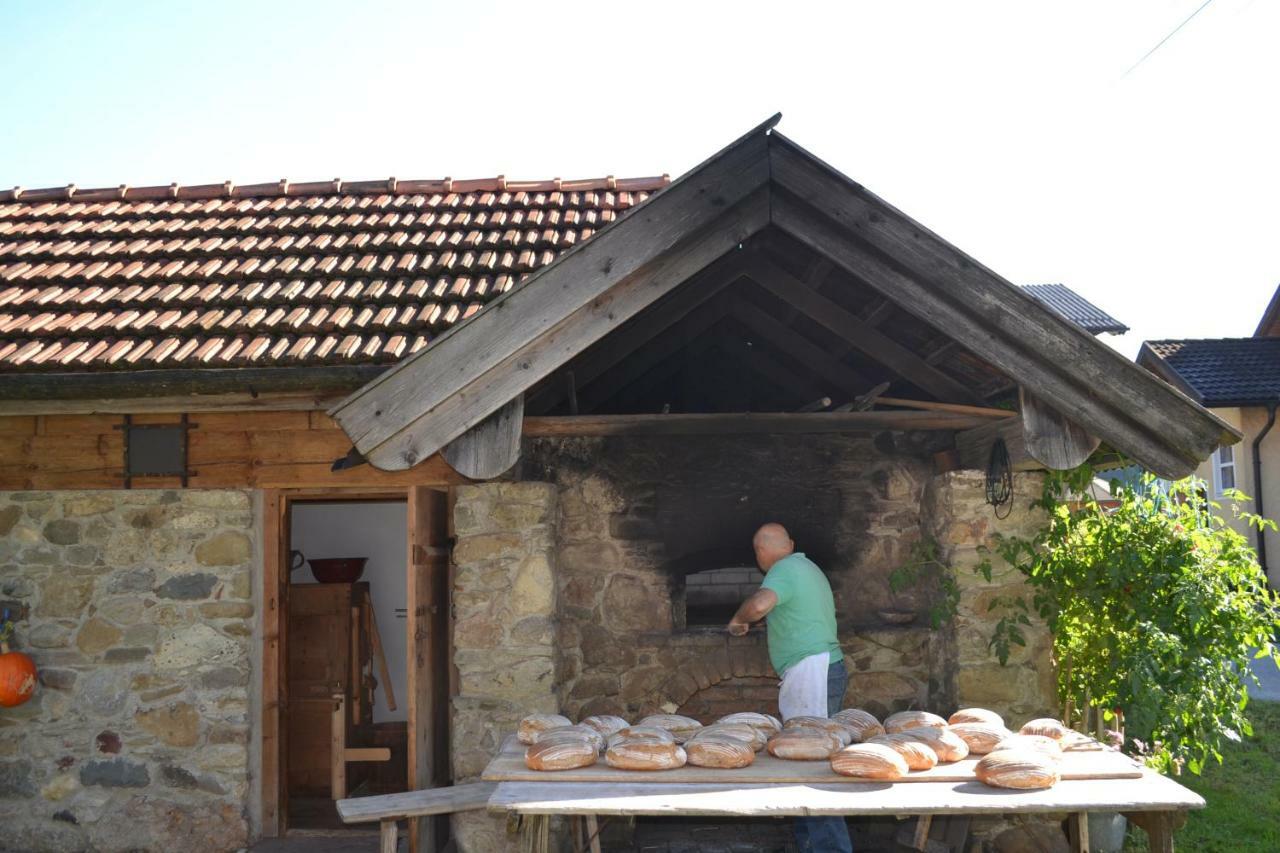 Bauernhof Kaspergut Kirchberg bei Mattighofen Exterior foto